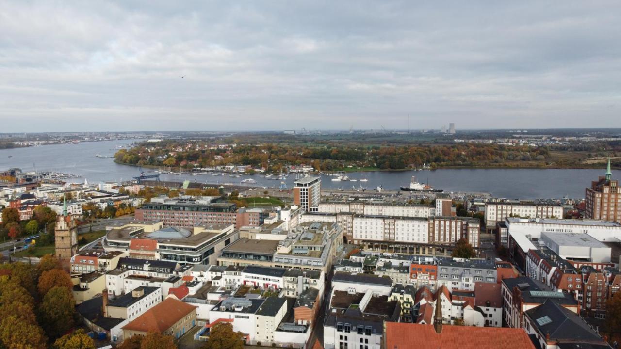 Lieblingsapartment No.10 Mit 2 Schlafzimmern Und Eigener Terrasse Rostock Luaran gambar