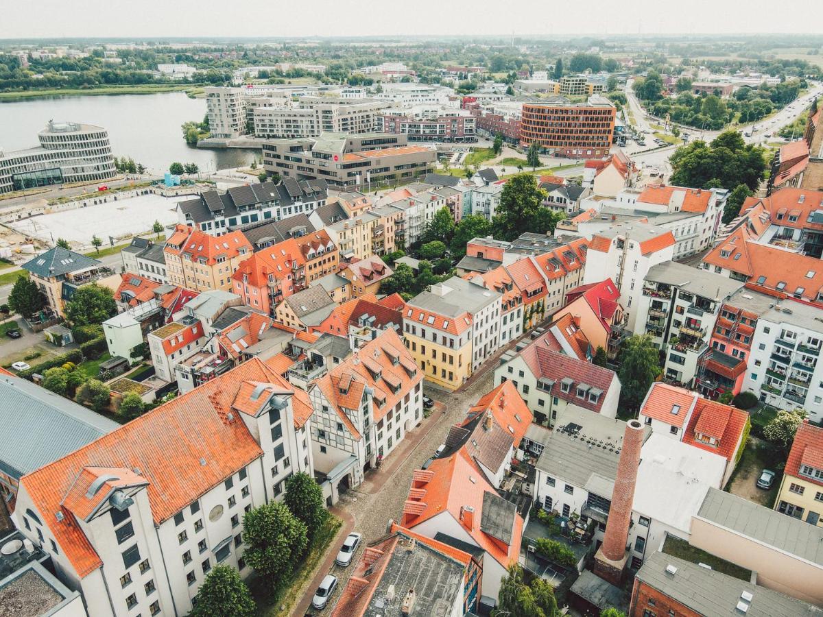 Lieblingsapartment No.10 Mit 2 Schlafzimmern Und Eigener Terrasse Rostock Luaran gambar